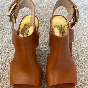 Michael Kors Josephine wedge brown leather 6 1/2 M